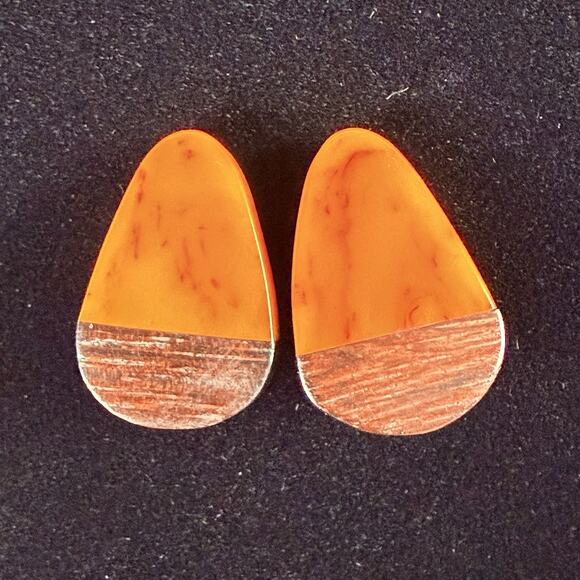 Rare Bakelite Wood Clip On Earrings 1940s Butterscotch Catalin Mid Century VTG - Picture 5 of 8